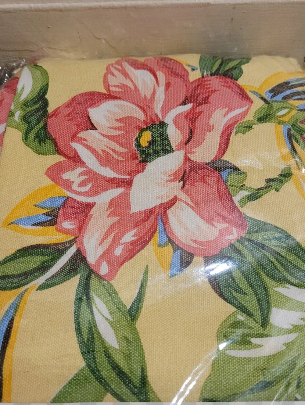 Waverly Oblong Floral Fabric Tablecloth 52x70